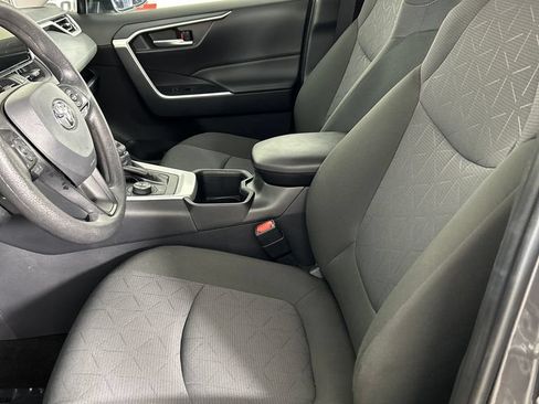 Used 2025 Toyota RAV4 XLE AWD/4WD image 12