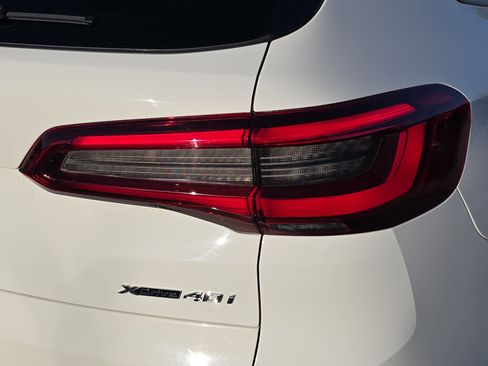 Used 2020 BMW X5 xDrive40i w/ Premium Package image 36