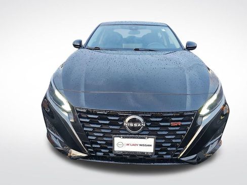 Used 2023 Nissan Altima 2.5 SR w/ SR Premium Package image 8