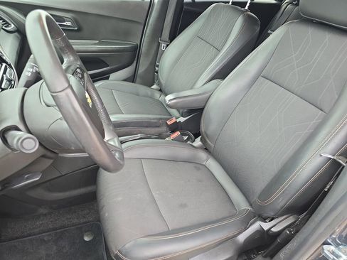 Used 2022 Chevrolet Trax LT w/ LT Convenience Package FWD image 15