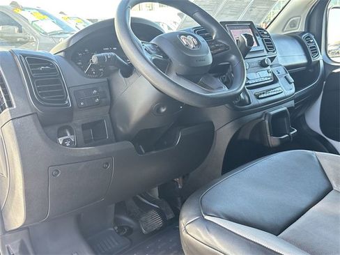 Used 2025 RAM ProMaster 2500 w/ Convenience Group image 17