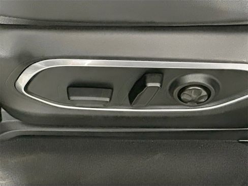 Used 2022 Jeep Wagoneer Series III w/ Flexible Seating Group image 22