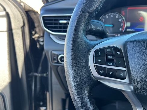 Used 2023 Ford Explorer XLT w/ Equipment Group 202A image 32