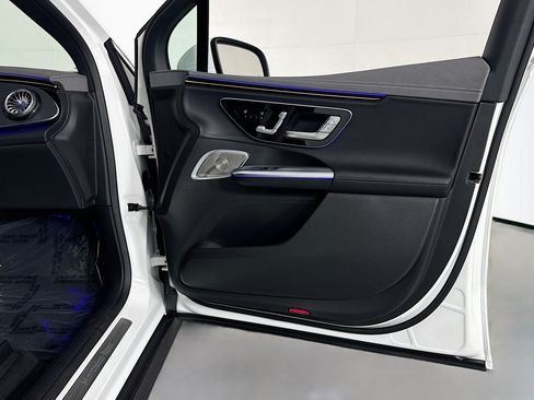 New 2026 Mercedes-Benz EQE 320 4MATIC SUV image 22