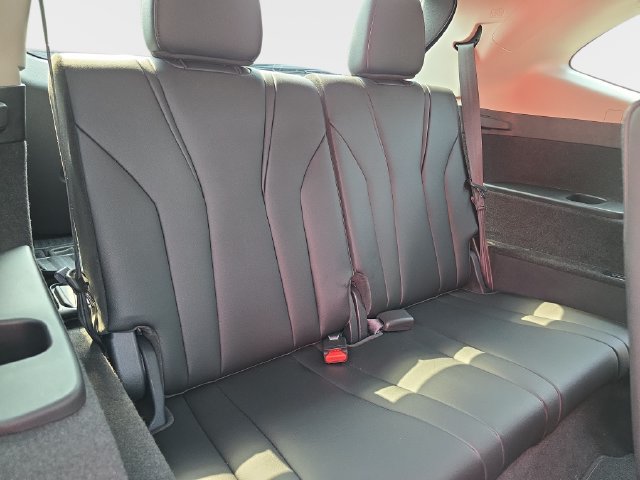 Used 2024 Acura MDX FWD image 12