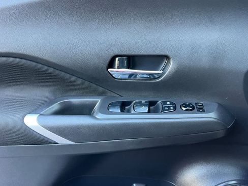 Certified 2023 Nissan Kicks SV FWD image 13