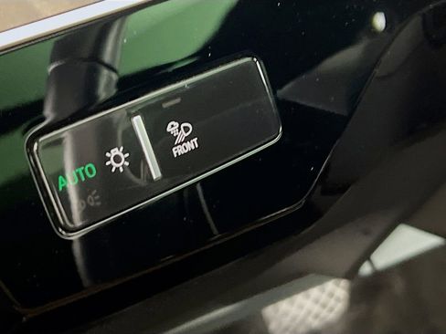 Used 2023 Audi e-tron Premium Plus w/ Premium Plus Package image 10