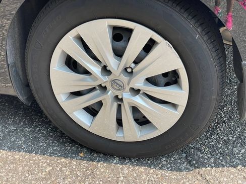 Certified 2025 Nissan Sentra S FWD image 10