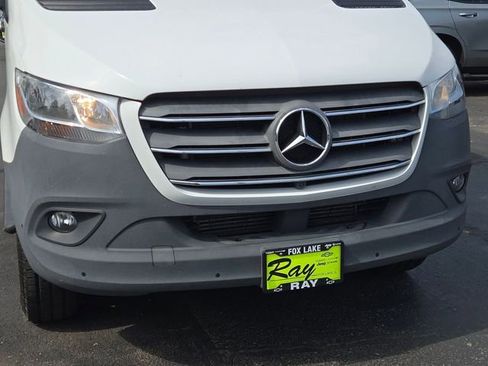Used 2022 Mercedes-Benz Sprinter 2500 image 5