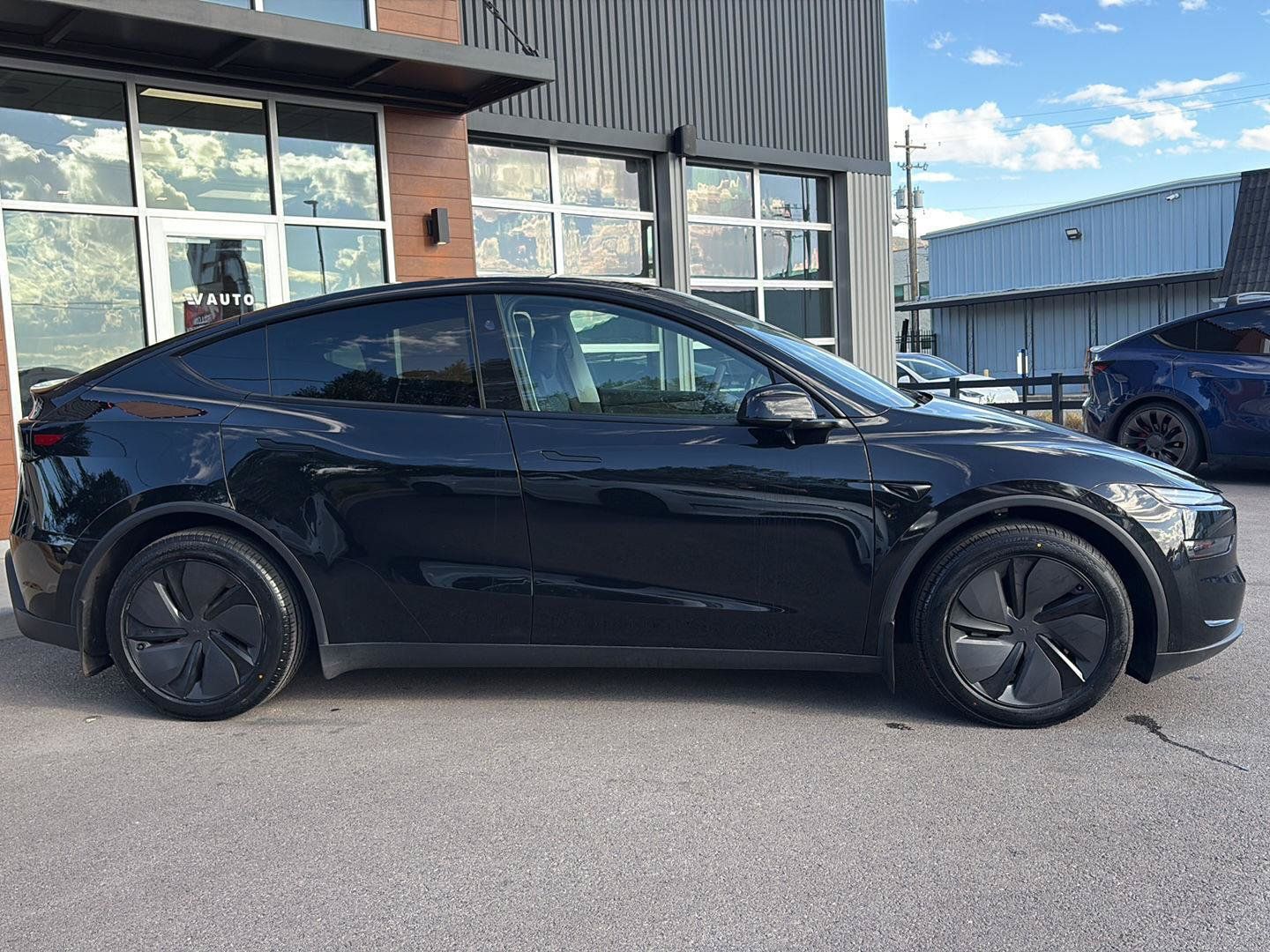 Used 2026 Tesla Model Y Long Range AWD/4WD image 9