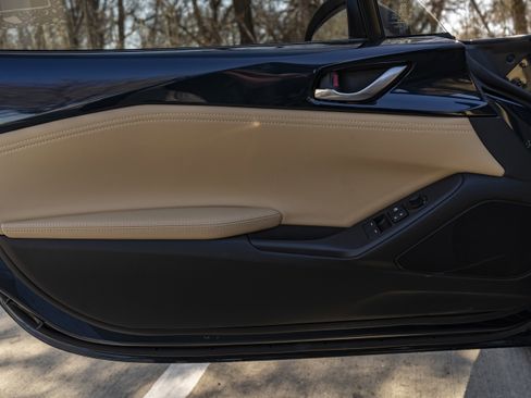 Used 2025 MAZDA MX-5 Miata RF Grand Touring image 33