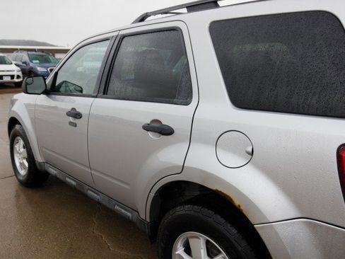 Used 2011 Ford Escape XLT AWD/4WD image 8