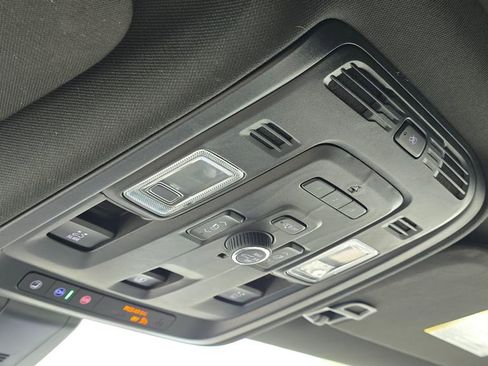 Used 2021 GMC Yukon Denali w/ Advanced Technology Package image 34