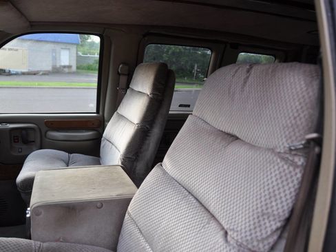 Used 1996 Chevrolet Express 1500 image 17