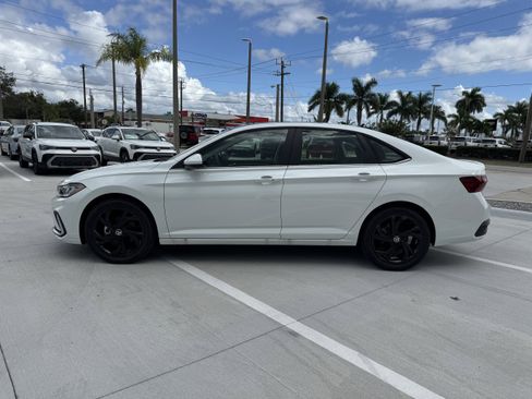 New 2025 Volkswagen Jetta SE image 6