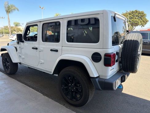 Used 2024 Jeep Wrangler Unlimited Sahara AWD/4WD image 3