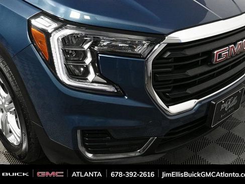 Used 2024 GMC Terrain SLE image 35