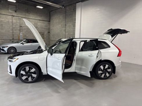 New 2025 Volvo XC60 T8 Plus w/ Climate Package image 26