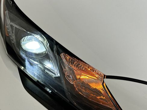 Used 2023 Toyota Camry SE FWD image 9