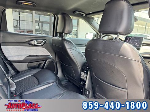 Used 2024 Jeep Compass Latitude AWD/4WD image 46