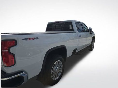 Used 2025 Chevrolet Silverado 2500 LTZ w/ LTZ Premium Package image 3