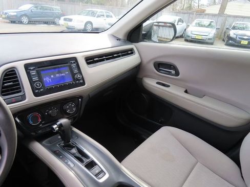 Used 2018 Honda HR-V LX image 20