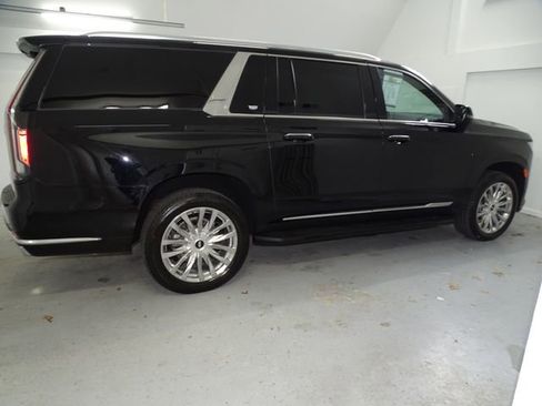 Certified 2023 Cadillac Escalade ESV Premium Luxury AWD/4WD image 24