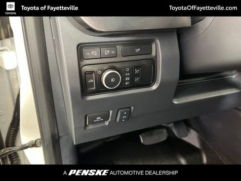 Used 2023 Ford F250 Lariat w/ Lariat Ultimate Package AWD/4WD image 31