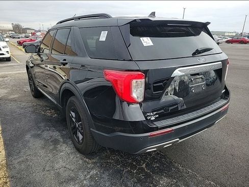 Used 2023 Ford Explorer XLT w/ Equipment Group 202A image 4