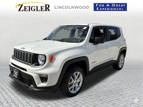 Used 2023 Jeep Renegade Latitude AWD/4WD image 2