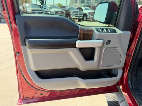 Used 2015 Ford F150 Lariat w/ Equipment Group 501A Mid AWD/4WD image 17