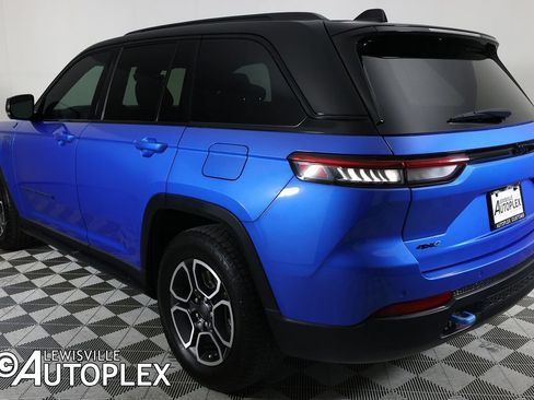 Used 2022 Jeep Grand Cherokee Trailhawk w/ Advanced Protech Group II AWD/4WD image 7