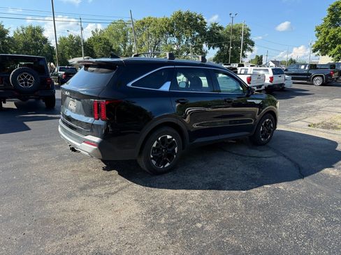 Used 2025 Kia Sorento S w/ Panoramic Sunroof Package FWD image 5