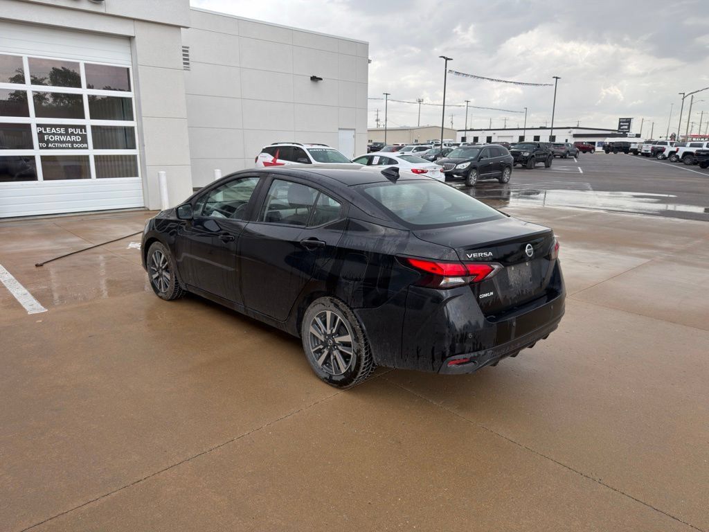 Used 2021 Nissan Versa SV FWD image 6