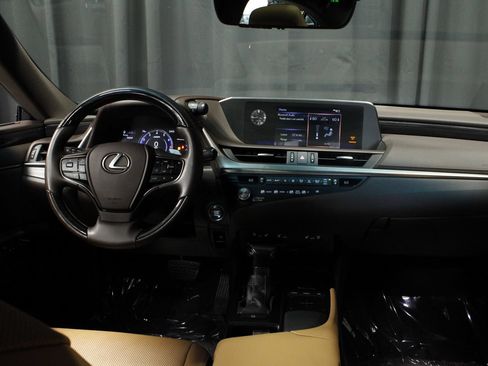 Used 2021 Lexus ES 350 w/ Premium Package FWD image 10