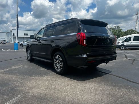 Certified 2025 Ford Expedition Active AWD/4WD image 5