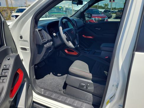 Certified 2024 Nissan Frontier PRO-4X w/ Technology Package AWD/4WD image 10