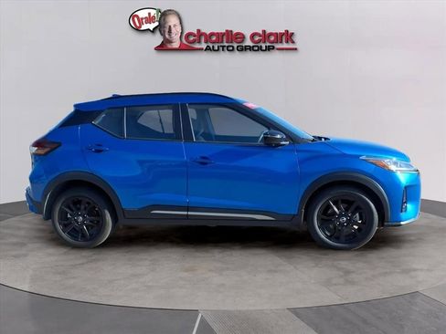 Used 2023 Nissan Kicks SR image 6