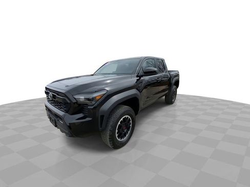 Used 2024 Toyota Tacoma TRD Off-Road AWD/4WD image 6