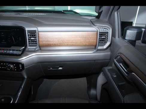 Used 2025 Chevrolet Silverado 2500 High Country w/ High Country Premium Package AWD/4WD image 18