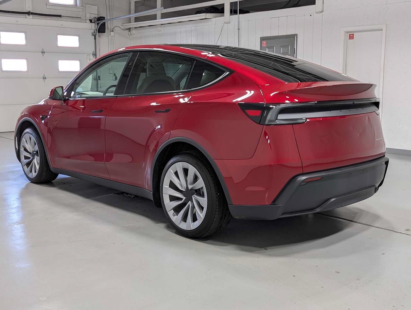 Used 2026 Tesla Model Y AWD image 10