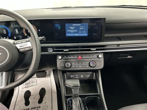 Used 2025 Hyundai Tucson SE AWD/4WD image 18