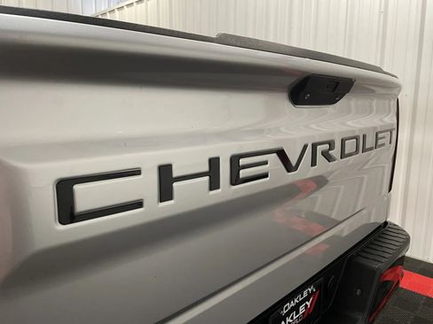 Used 2020 Chevrolet Silverado 1500 LT Trail Boss AWD/4WD image 16