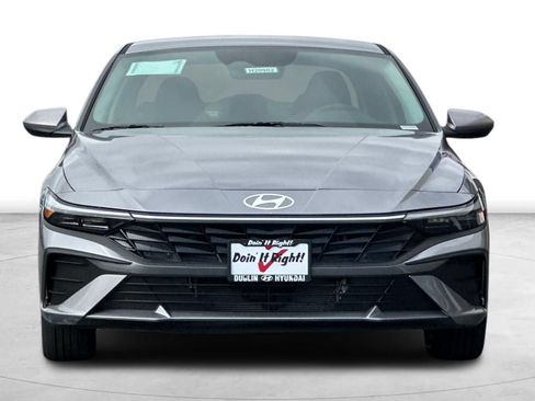 Used 2026 Hyundai Elantra Hybrid FWD image 12