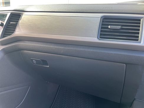 Used 2019 Volkswagen Atlas SE w/ Towing Package image 38