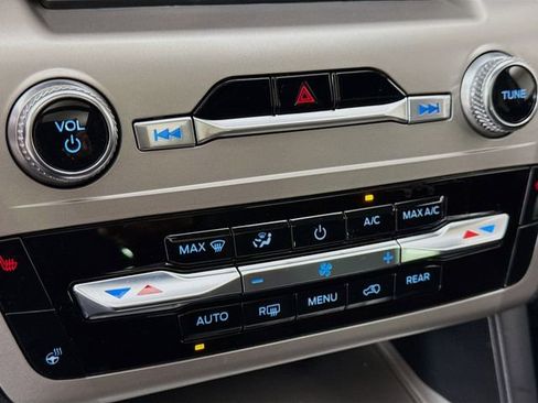 Used 2023 Ford Explorer XLT w/ Equipment Group 202A image 16