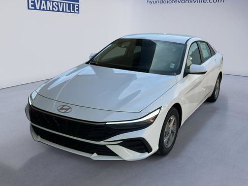 New 2026 Hyundai Elantra SE FWD image 1