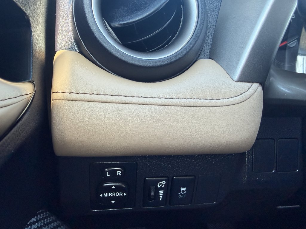 Used 2014 Toyota RAV4 XLE FWD image 24