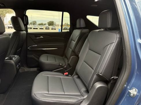 New 2026 Chevrolet Traverse LT image 25