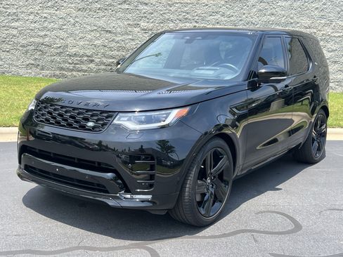 Used 2025 Land Rover Discovery Dynamic SE AWD/4WD image 2